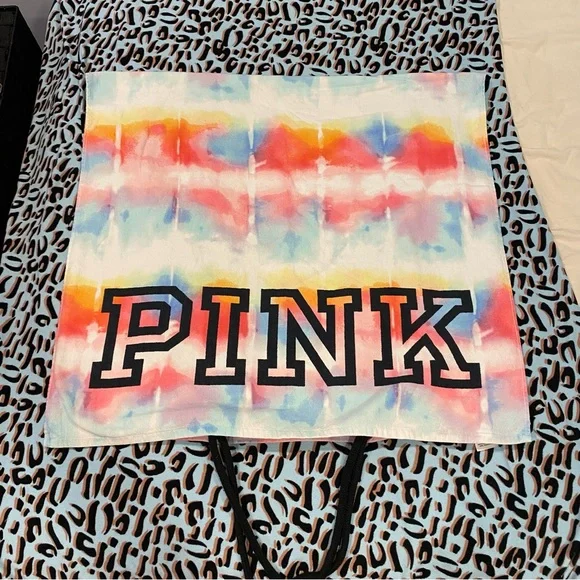 Victoria’s Secret PINK Packable Towel Tote - Picture 3 of 9
